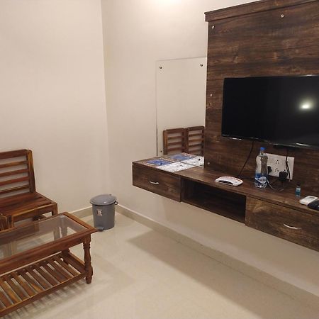 Hotel Rani And Rani Residency ポンディシェリ エクステリア 写真