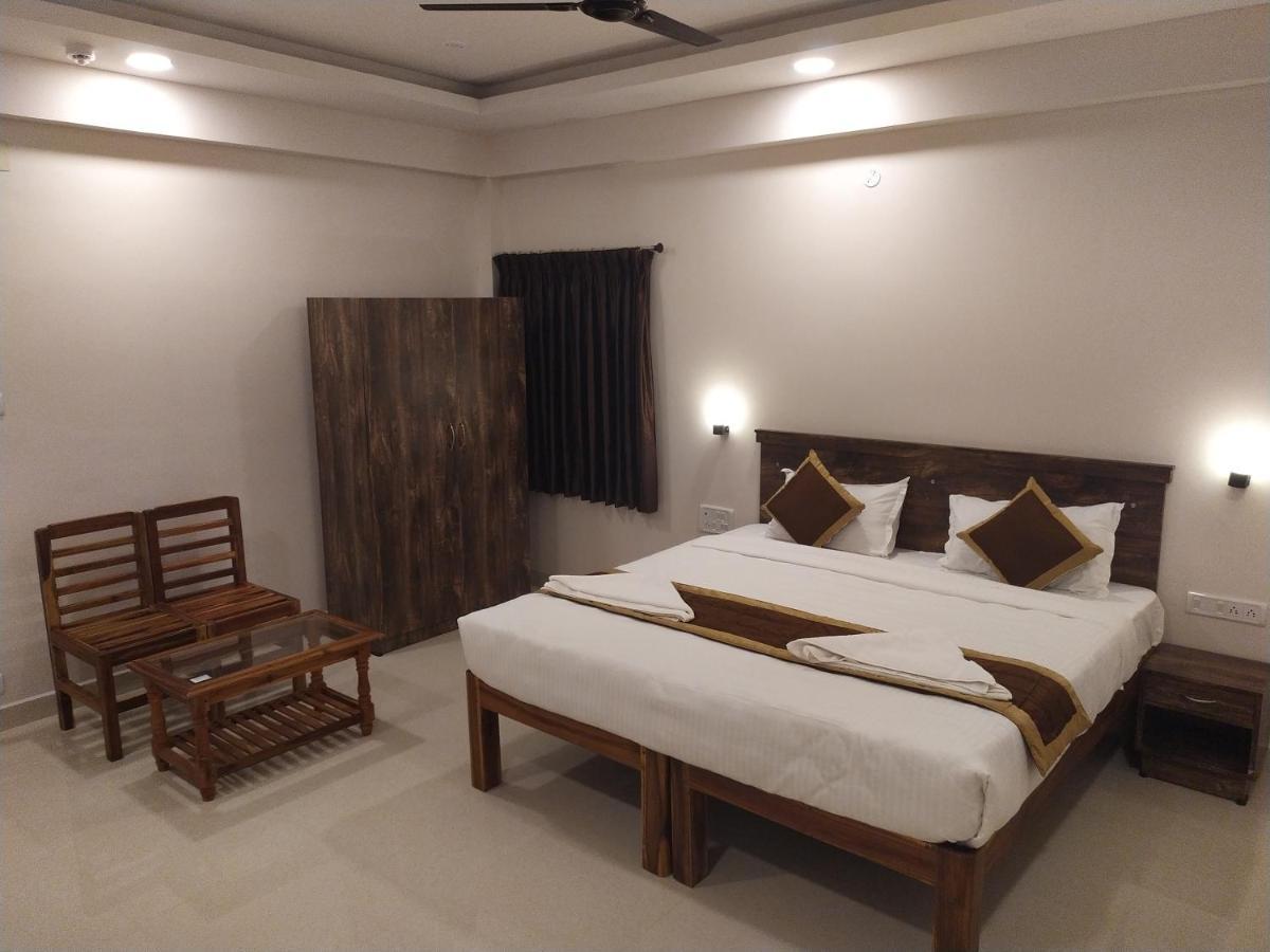 Hotel Rani And Rani Residency ポンディシェリ エクステリア 写真