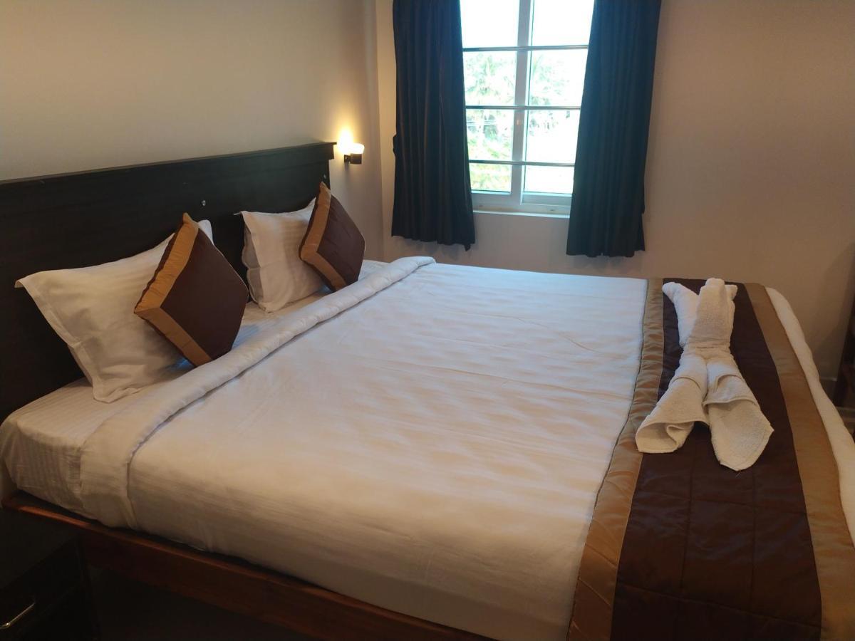 Hotel Rani And Rani Residency ポンディシェリ エクステリア 写真