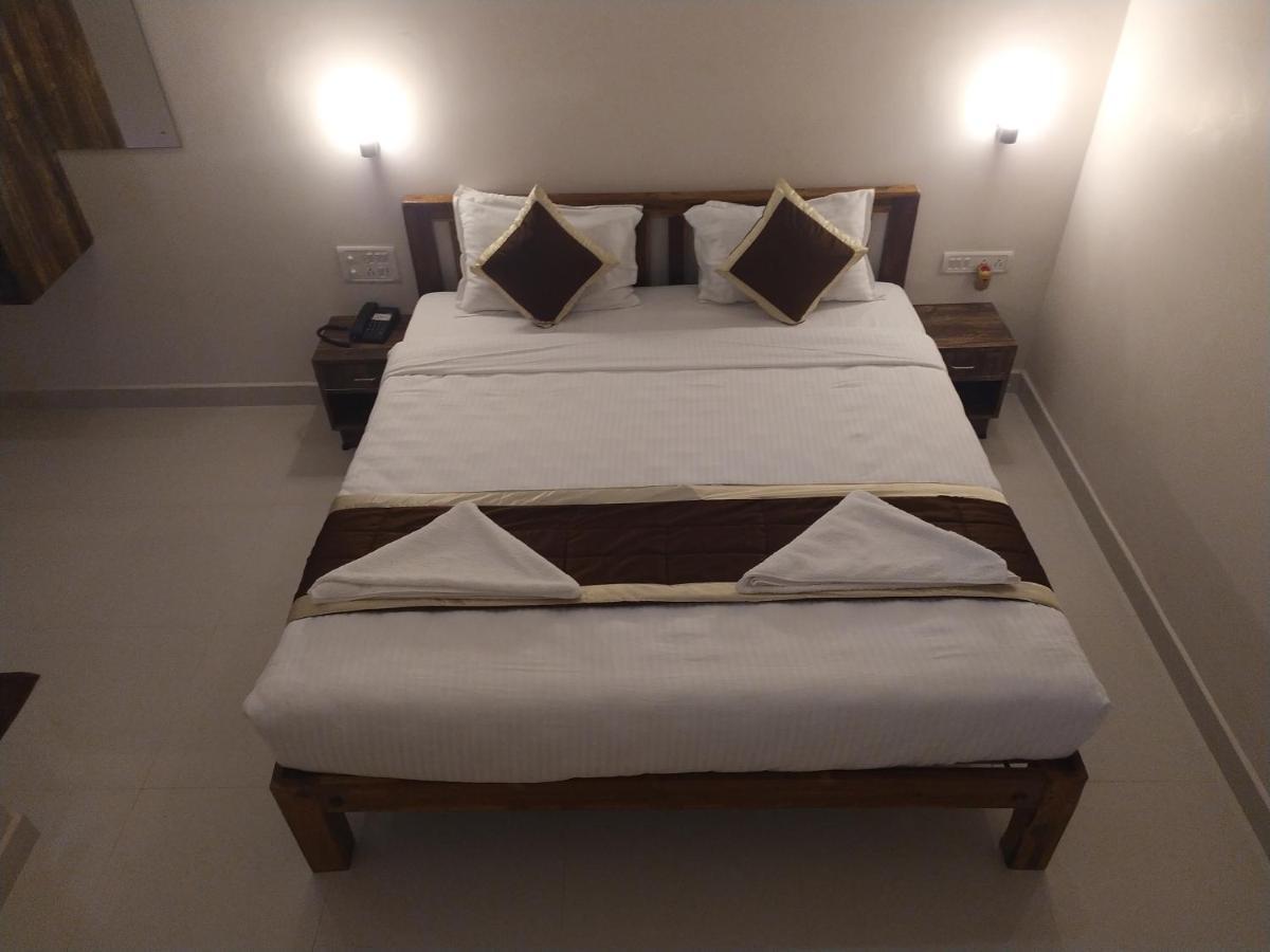 Hotel Rani And Rani Residency ポンディシェリ エクステリア 写真