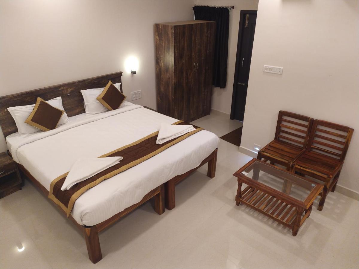 Hotel Rani And Rani Residency ポンディシェリ エクステリア 写真